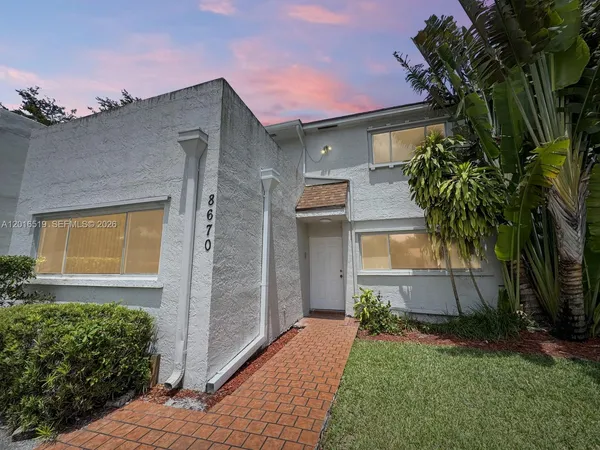 $425,000 | 8670 Bridle Path Court, Unit 111A, Davie, FL 33328