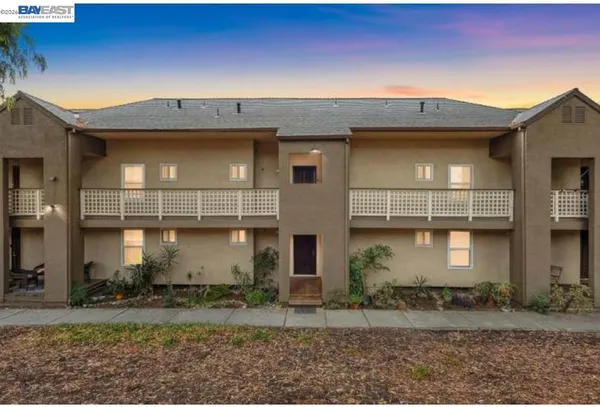 $399,000 | 680 Dartmore Lane, Unit 260, Hayward, CA 94544