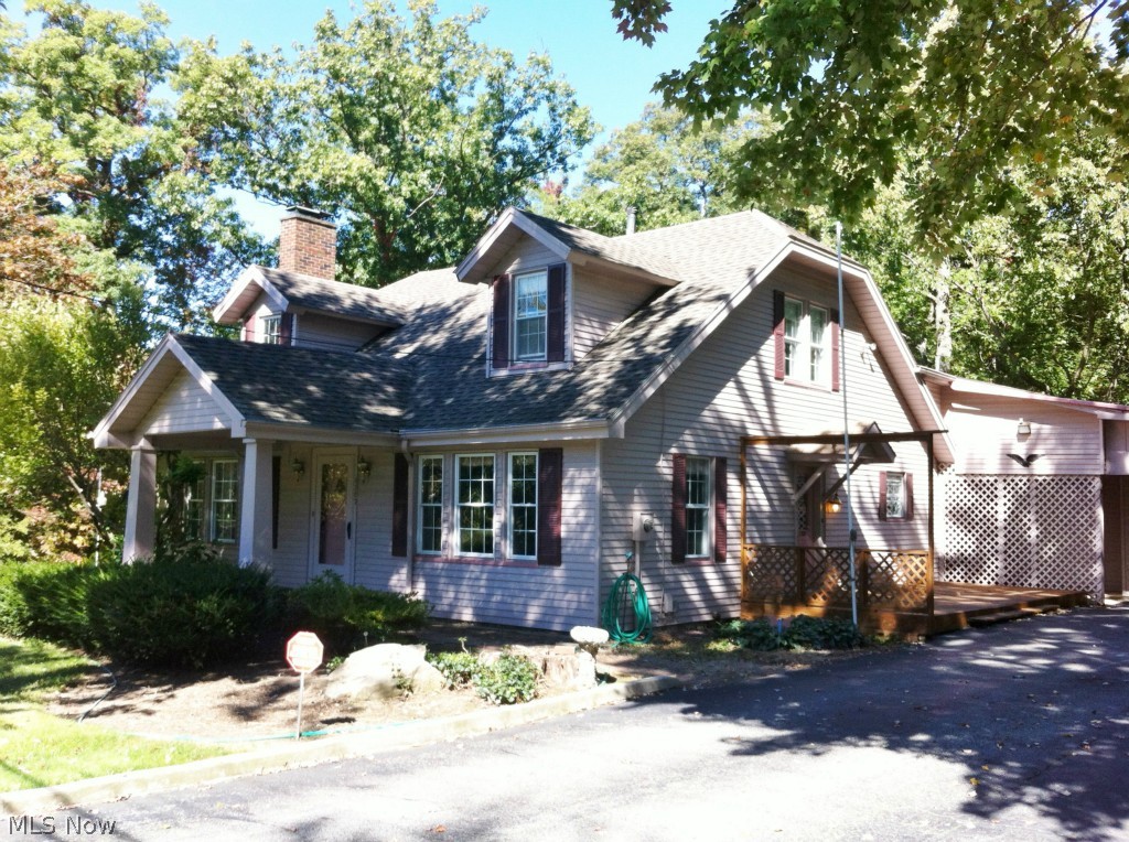 8707 Howland Springs Road Southeast Warren, OH 44484 - Photo 1 of 11 Gallery Image 1