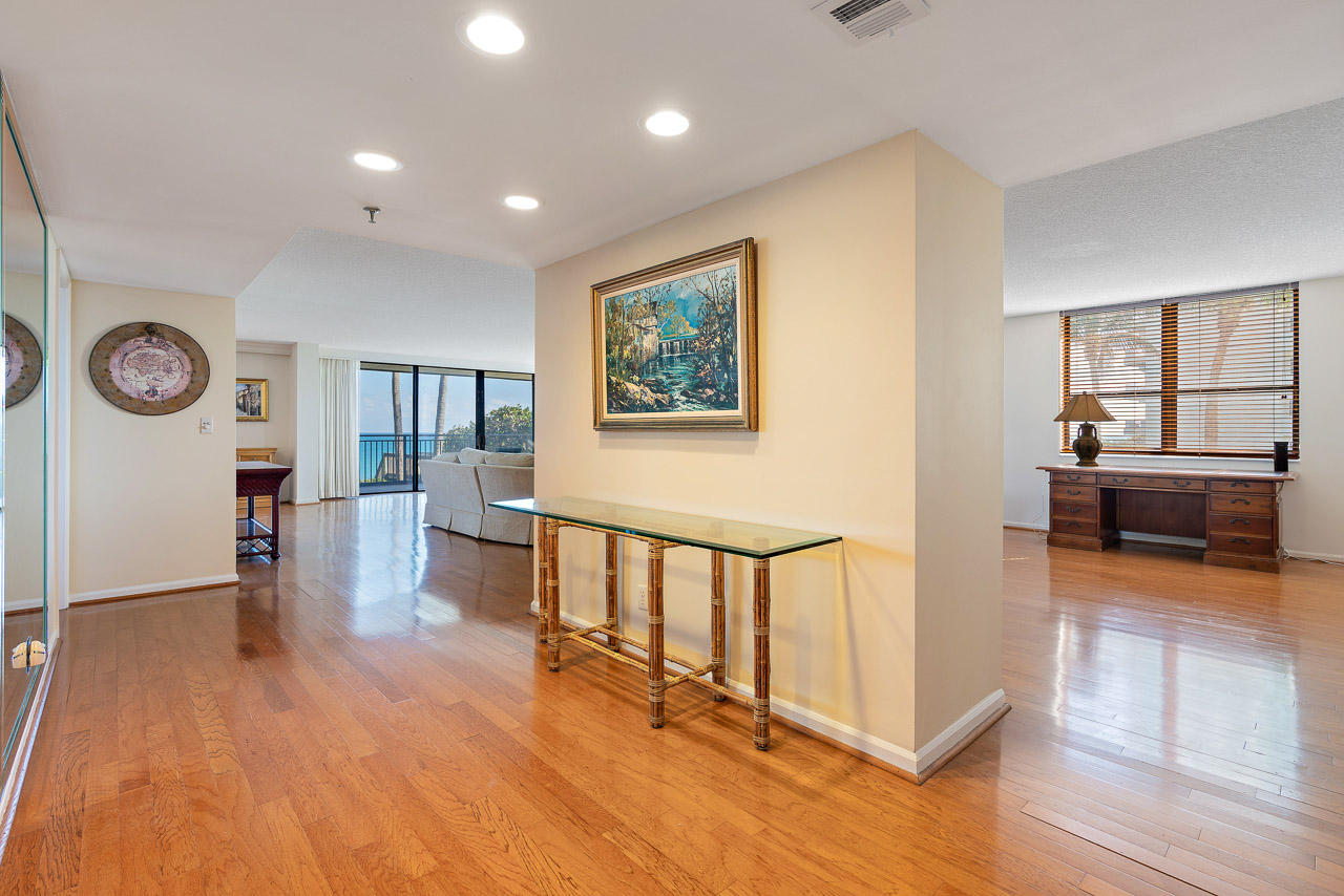 19750 South Beach Road, Unit 2060 Jupiter, FL 33469 - Photo 15 of 45 Foyer
