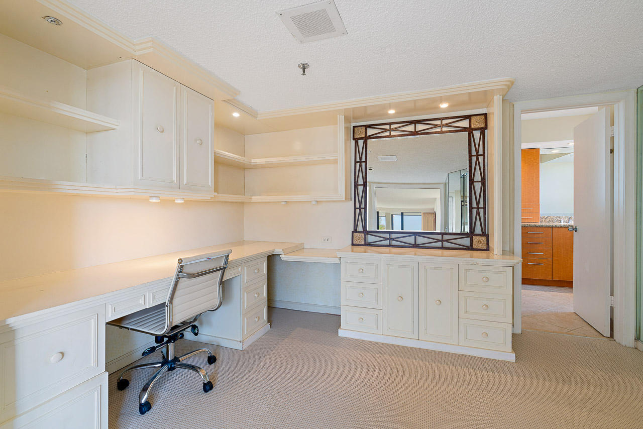 19750 South Beach Road, Unit 2060 Jupiter, FL 33469 - Photo 26 of 45 Master Closet
