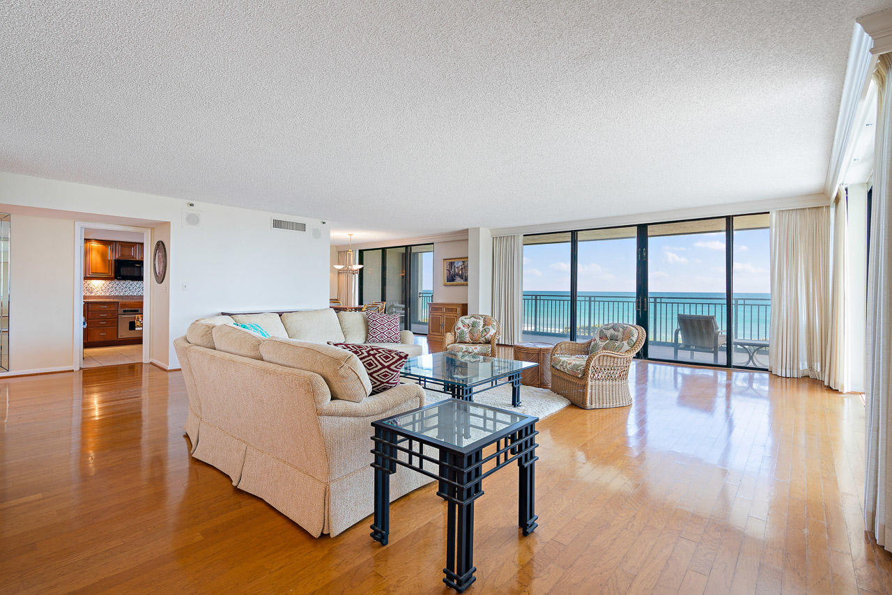 19750 South Beach Road, Unit 2060 Jupiter, FL 33469 - Photo 5 of 45 Living Room