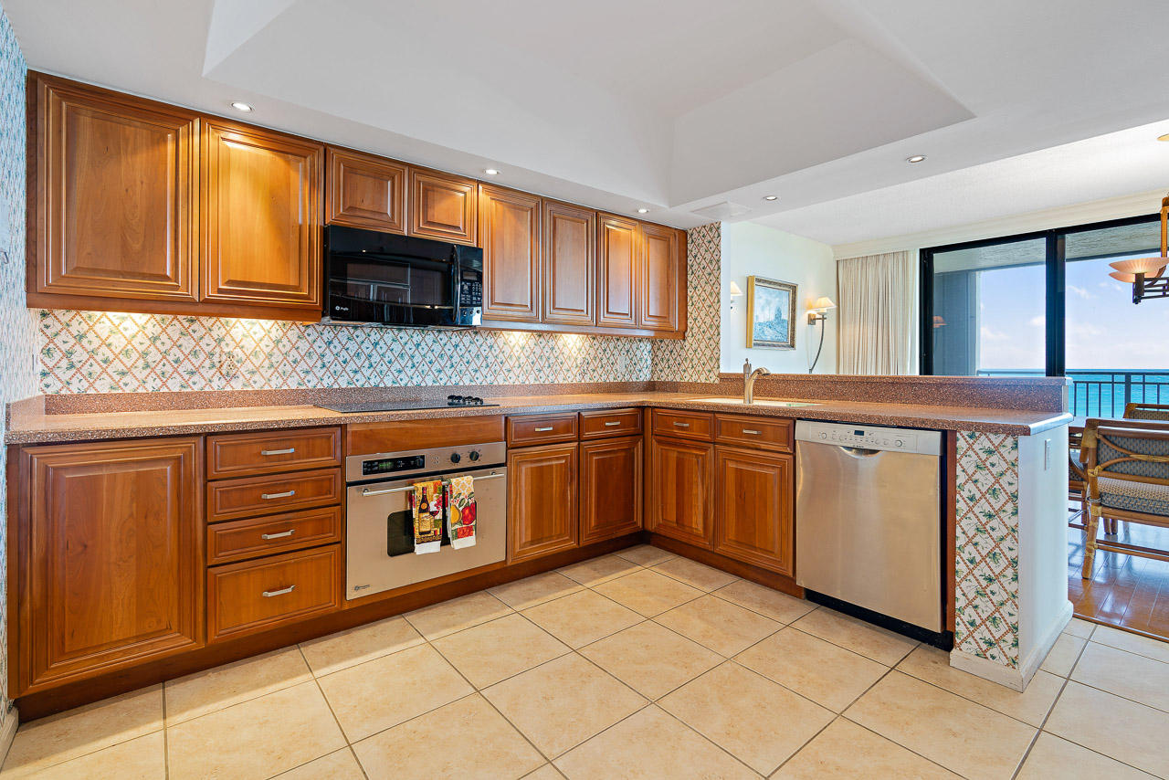 19750 South Beach Road, Unit 2060 Jupiter, FL 33469 - Photo 8 of 45 Kitchen