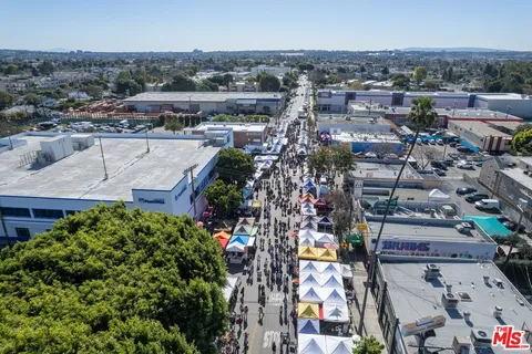 $2,600,000 | 12231 Pacific Avenue, Los Angeles, CA 90066