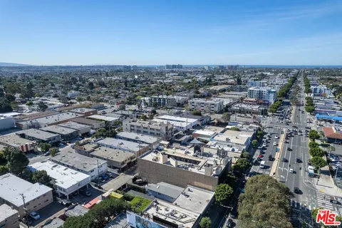 $2,600,000 | 12231 Pacific Avenue, Los Angeles, CA 90066