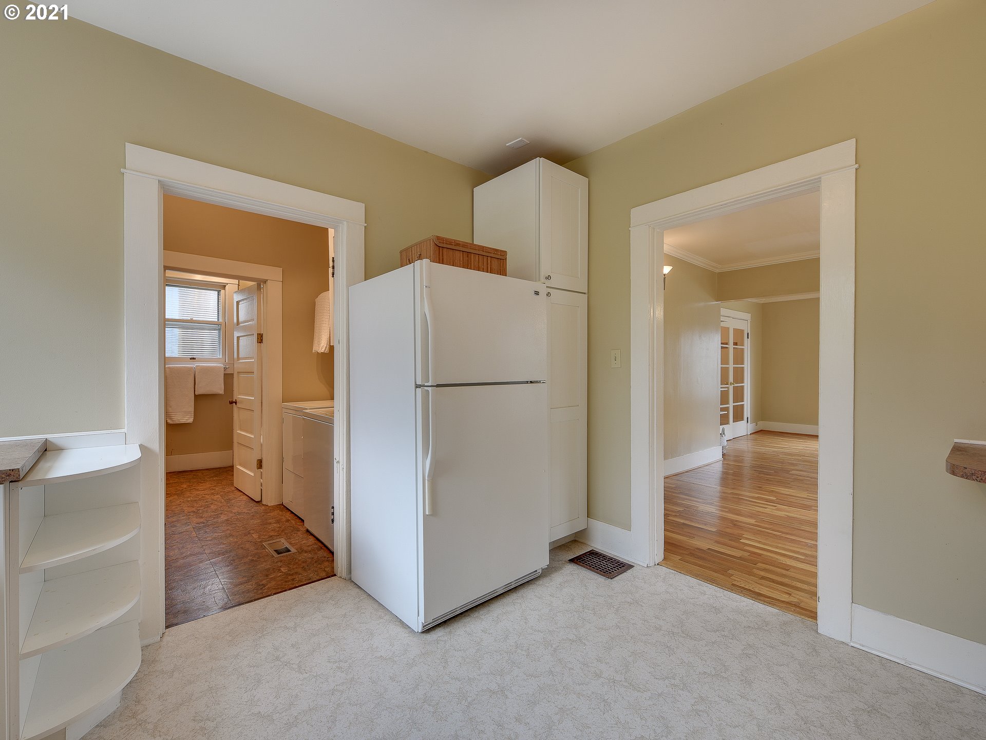 214 Southwest Flower Street Portland, OR 97239 - Photo 14 of 32