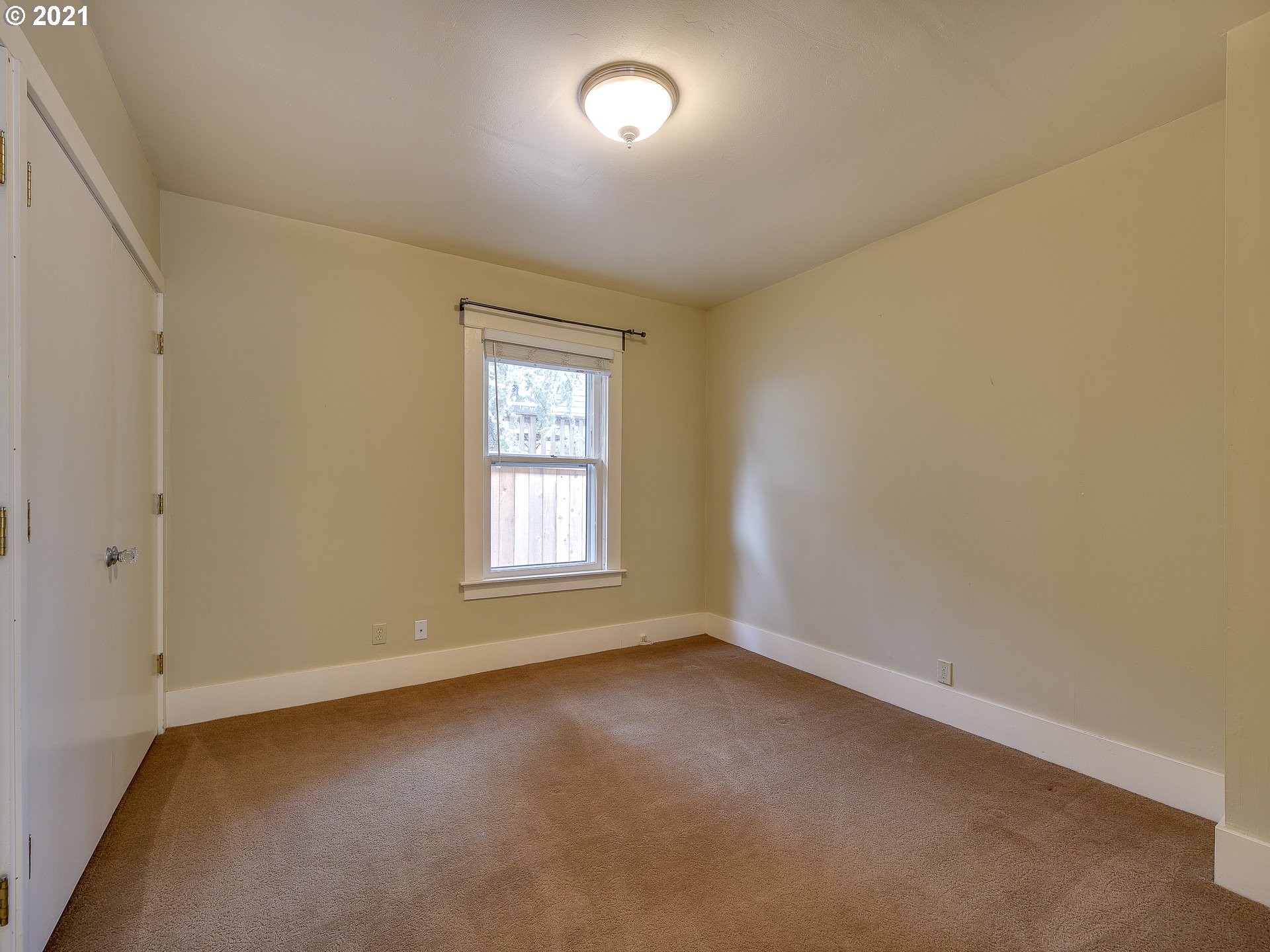 214 Southwest Flower Street Portland, OR 97239 - Photo 18 of 32