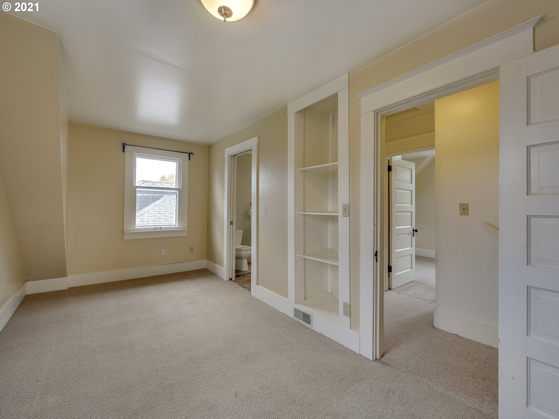 214 Southwest Flower Street Portland, OR 97239 - Photo 21 of 32
