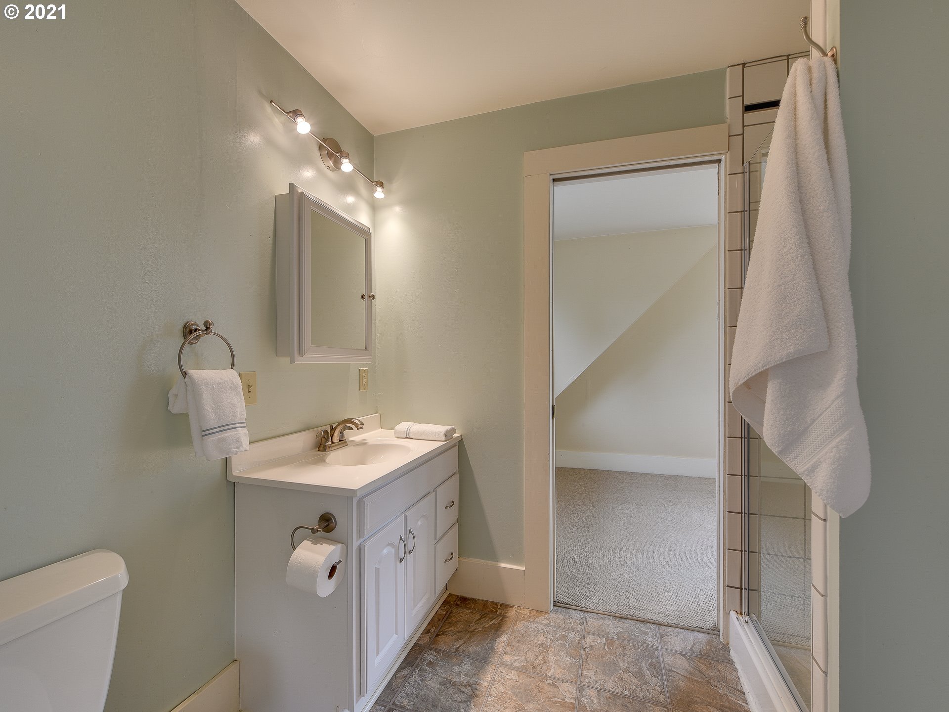 214 Southwest Flower Street Portland, OR 97239 - Photo 24 of 32