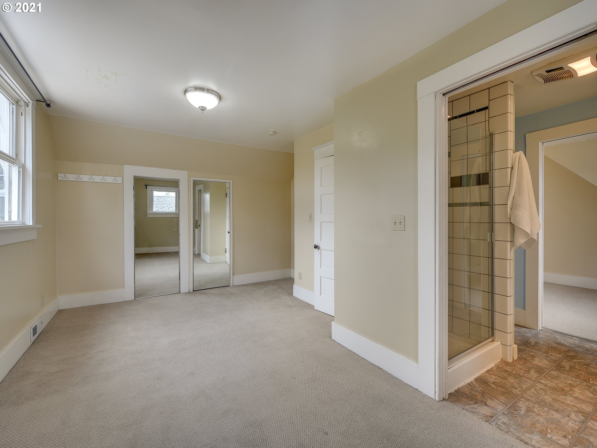 214 Southwest Flower Street Portland, OR 97239 - Photo 27 of 32