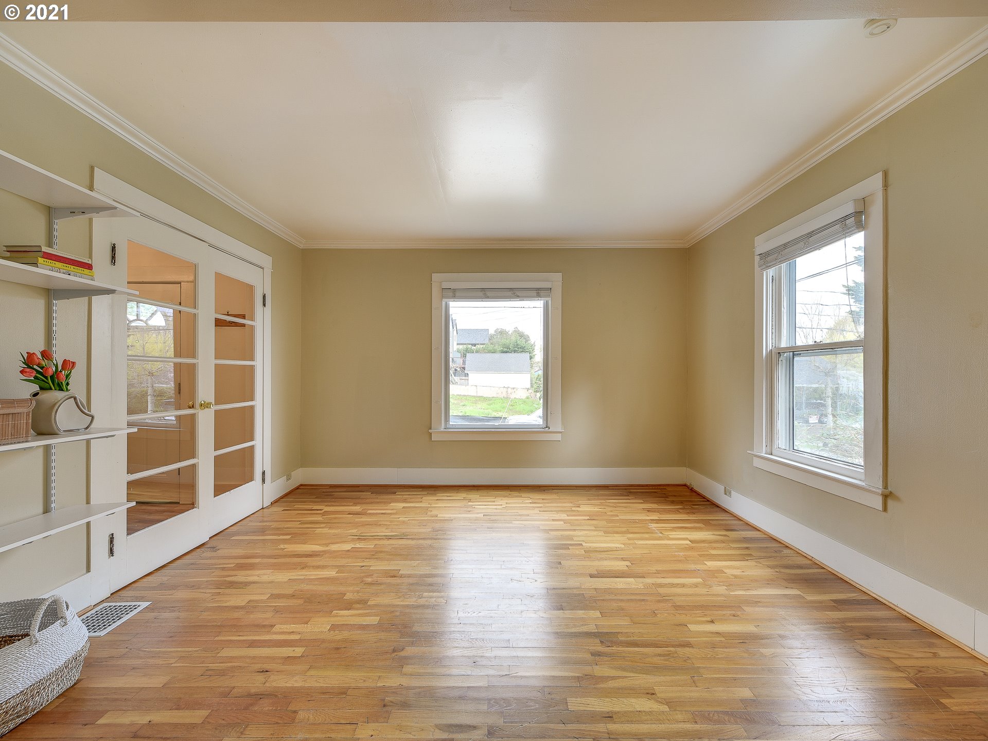 214 Southwest Flower Street Portland, OR 97239 - Photo 7 of 32