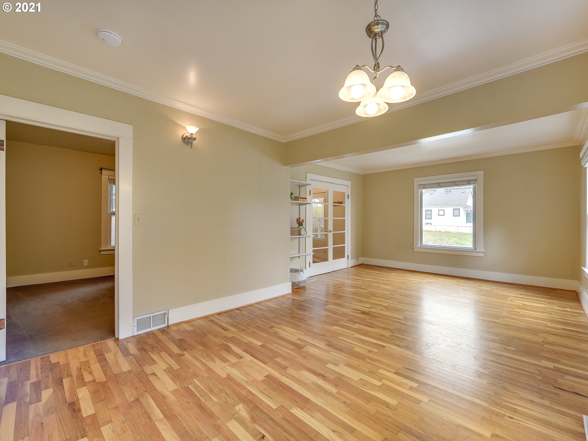 214 Southwest Flower Street Portland, OR 97239 - Photo 10 of 32
