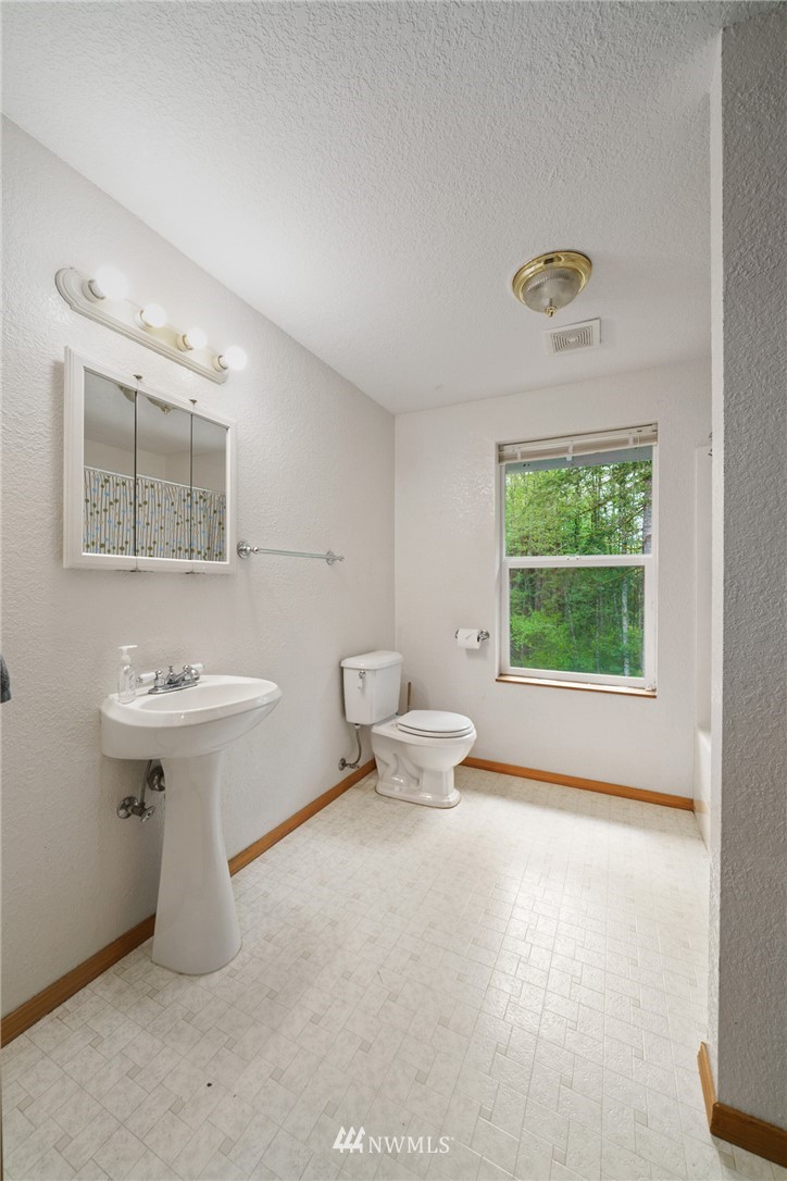 115 Strawberry Hill Road Elma, WA 98541 - Photo 24 of 34 Gallery Image 24