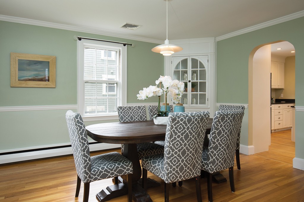 8 Wenham Road Newton, MA 02461 - Photo 3 of 8