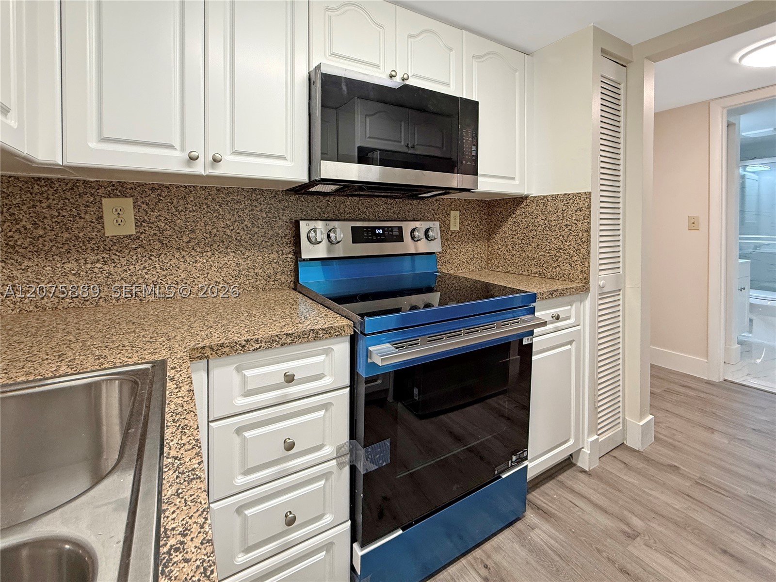 995 Southwest 84th, Unit 309 Miami, FL 33144 - Photo 5 of 27 Gallery Image 5