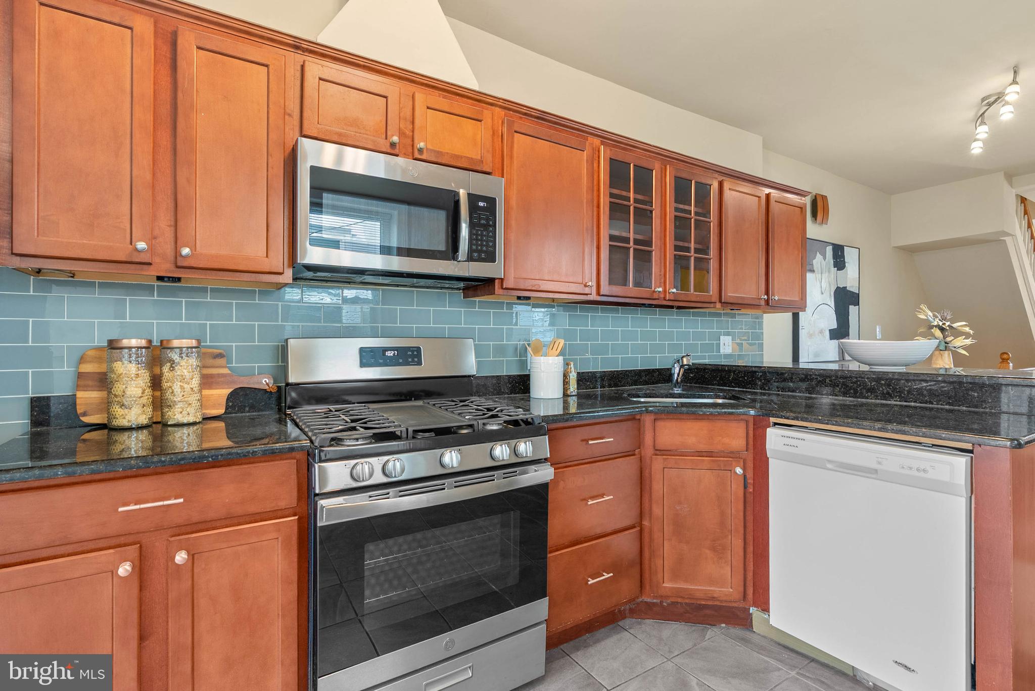 2436 Montrose Street Philadelphia, PA 19146 - Photo 13 of 30