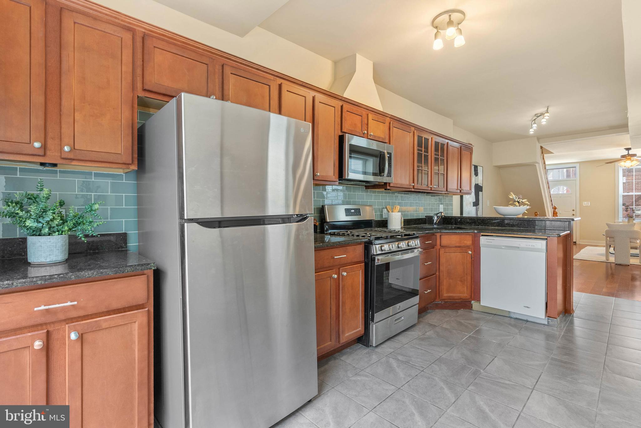 2436 Montrose Street Philadelphia, PA 19146 - Photo 14 of 30