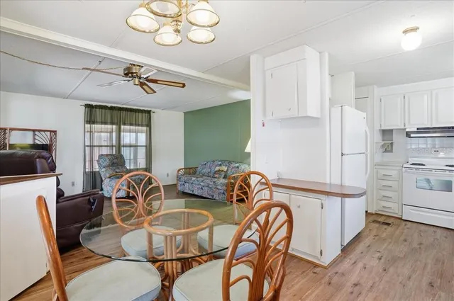 $169,900 | 3301 Evelyn Drive, Ellenton, FL 34222