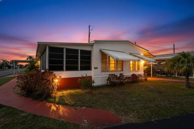 $169,900 | 3301 Evelyn Drive, Ellenton, FL 34222