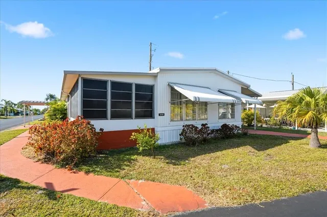 $169,900 | 3301 Evelyn Drive, Ellenton, FL 34222