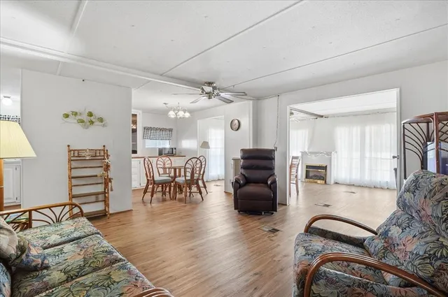 $169,900 | 3301 Evelyn Drive, Ellenton, FL 34222