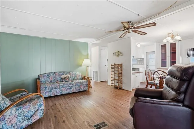 $169,900 | 3301 Evelyn Drive, Ellenton, FL 34222