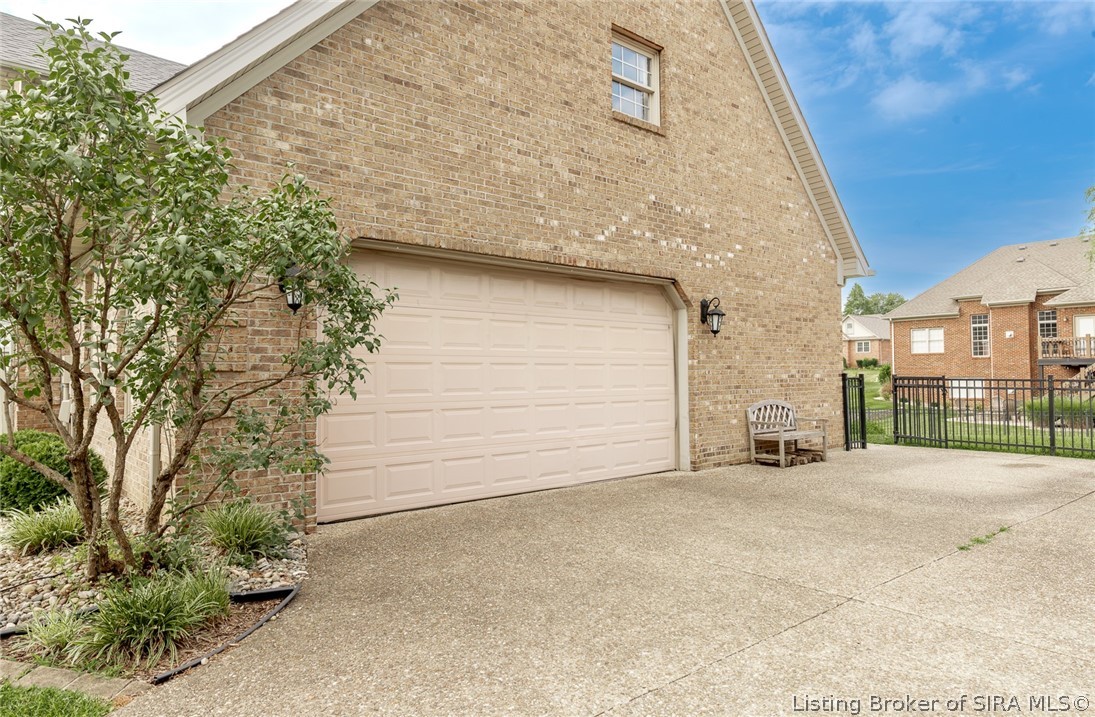 12409 Covered Bridge Road Sellersburg, IN 47172 - Photo 4 of 62