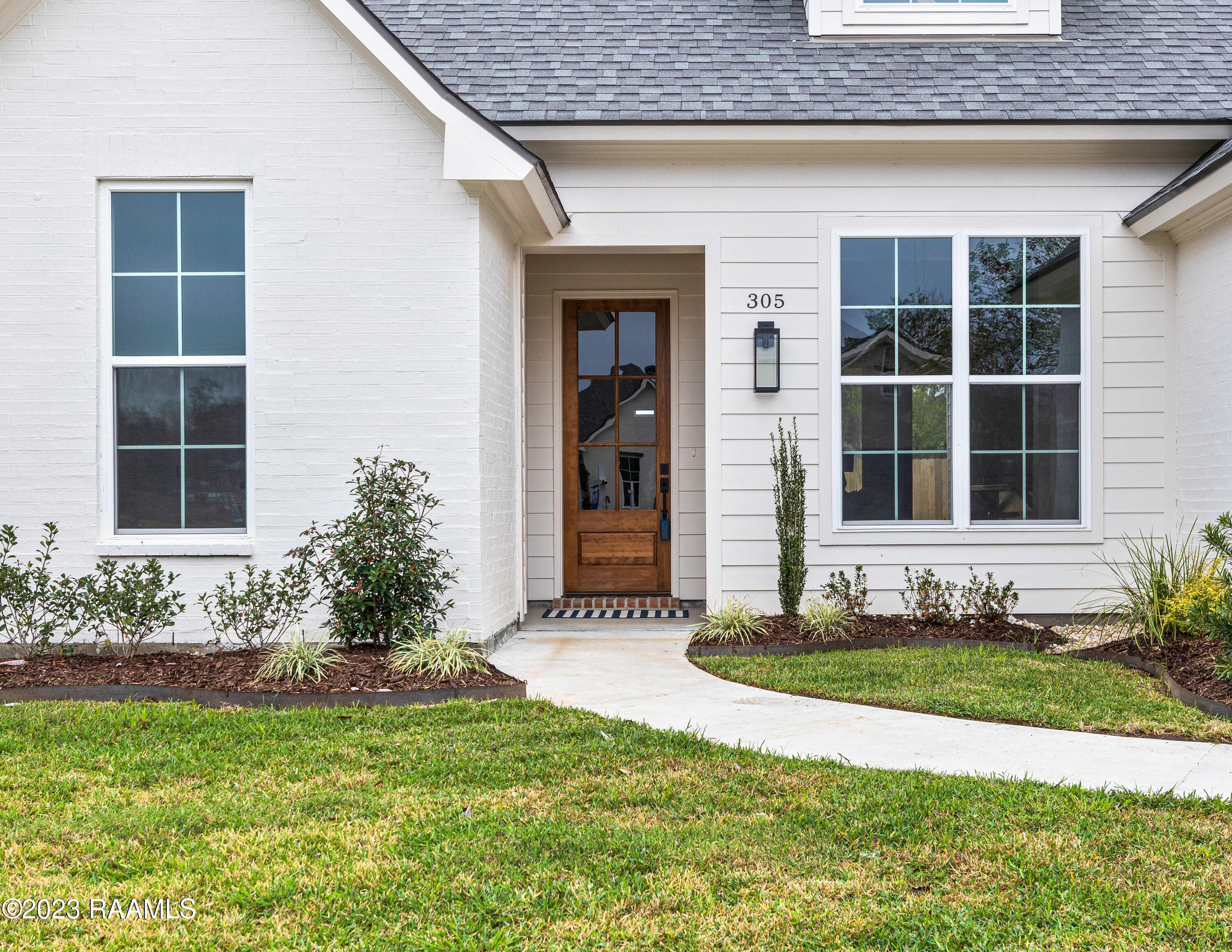 305 Decatur Lane Lafayette, LA 70503 - Photo 2 of 22 305 Decatur-2