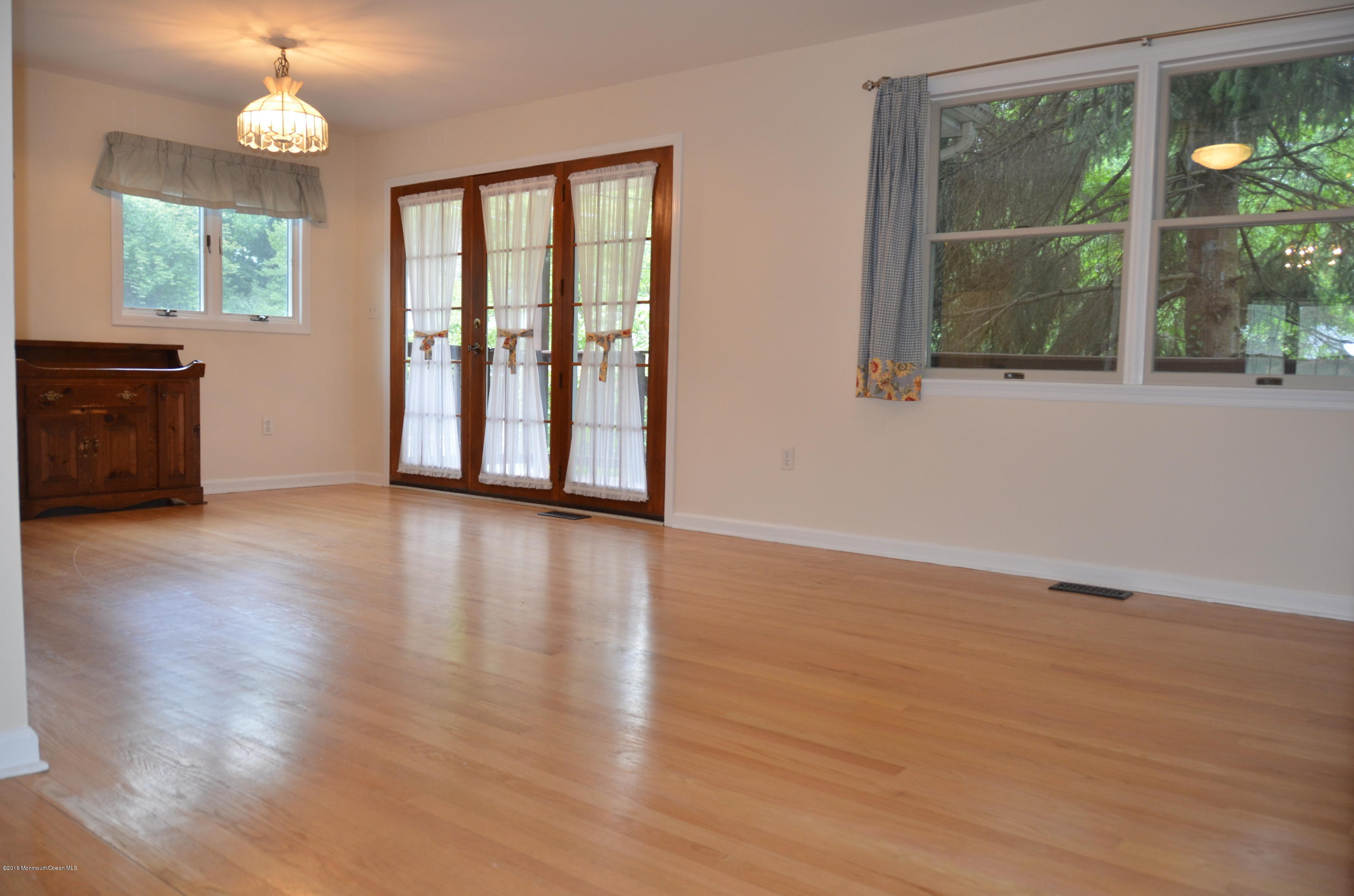 48 Princeton Road Fair Haven, NJ 07704 - Photo 27 of 32 DSC_3559