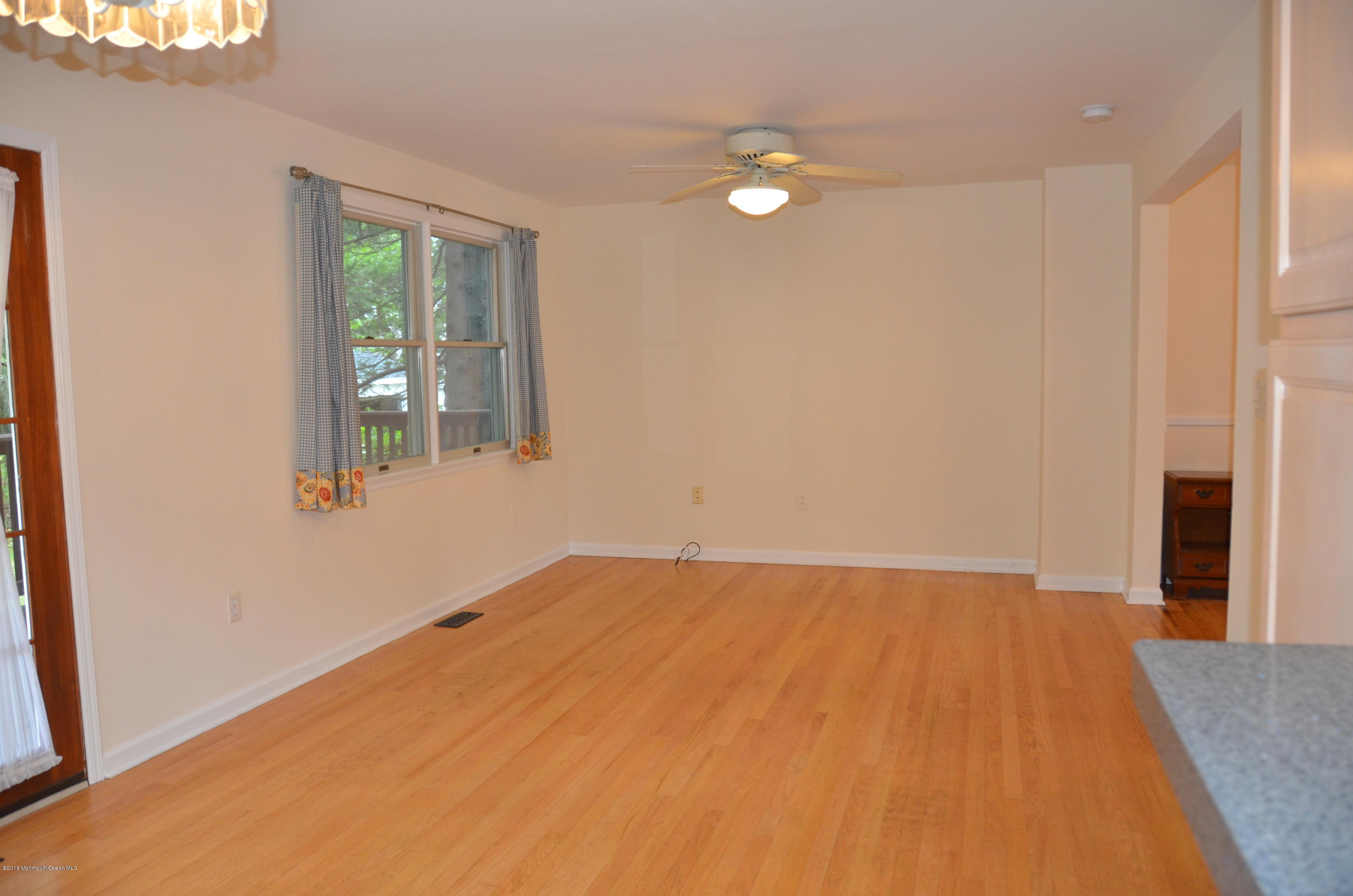 48 Princeton Road Fair Haven, NJ 07704 - Photo 28 of 32 DSC_3561