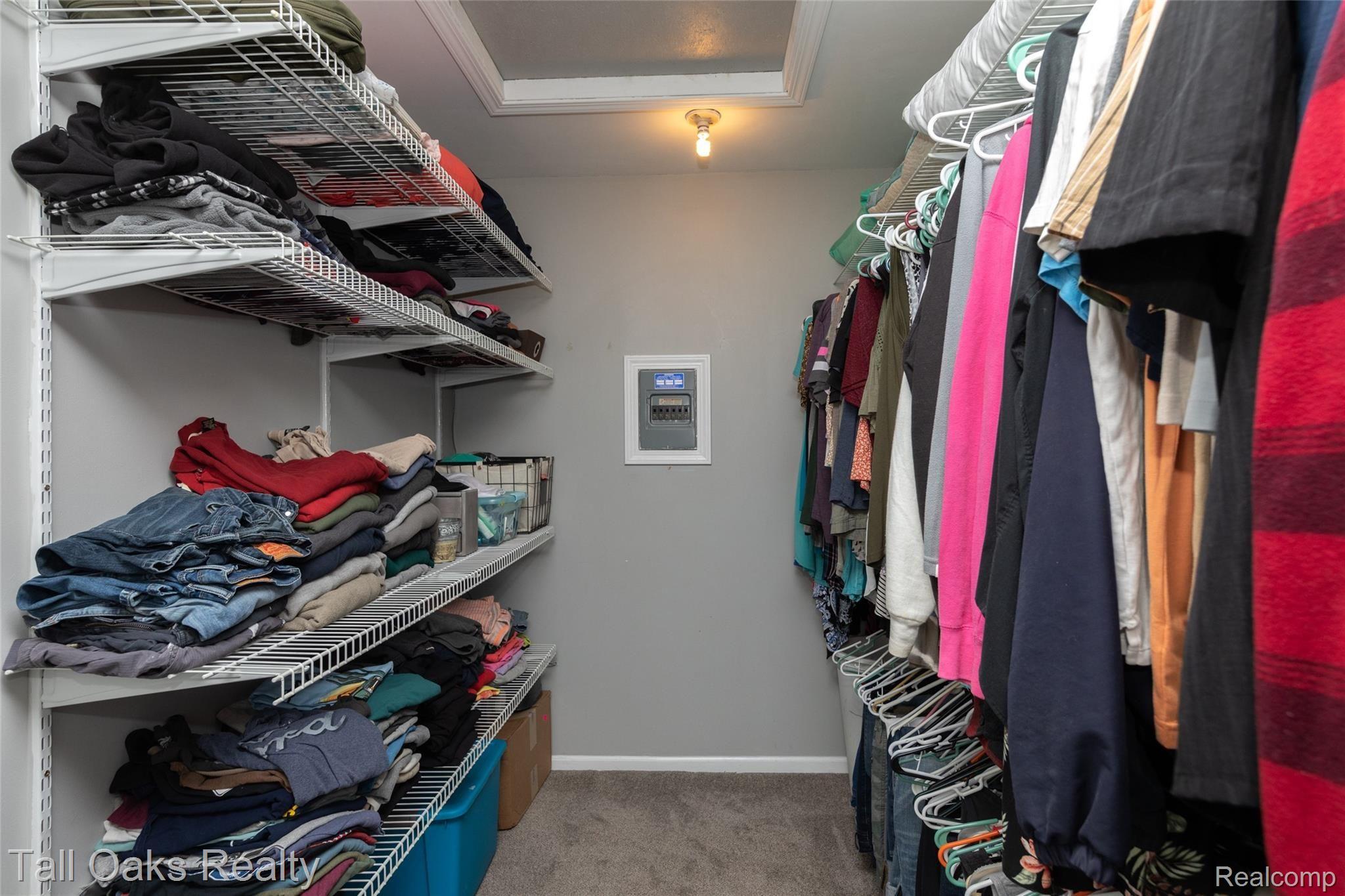 11023 Horton Road Goodrich, MI 48438 - Photo 19 of 44 20 Mas closet 780A5592.JPG