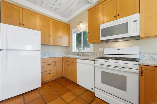 $2,700 | 1550 Seacoast Drive, Unit B, Imperial Beach, CA 91932