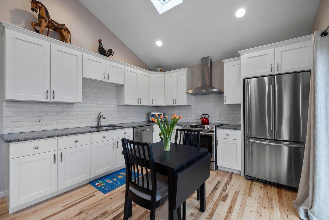 862 Cundy's Harbor Road Harpswell, ME 04079 - Photo 7 of 34 3G0A5696