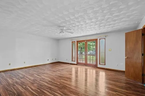 $299,999 | 223 Woodbury Forrest Drive, Hampton, VA 23666