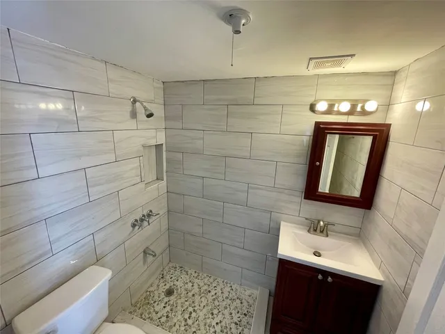 $1,500 | 417 Adams Avenue, Unit RIGHT, Endicott, NY 13760