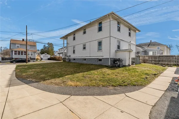 $1,800 | 28 Island Avenue, East Providence, RI 02916
