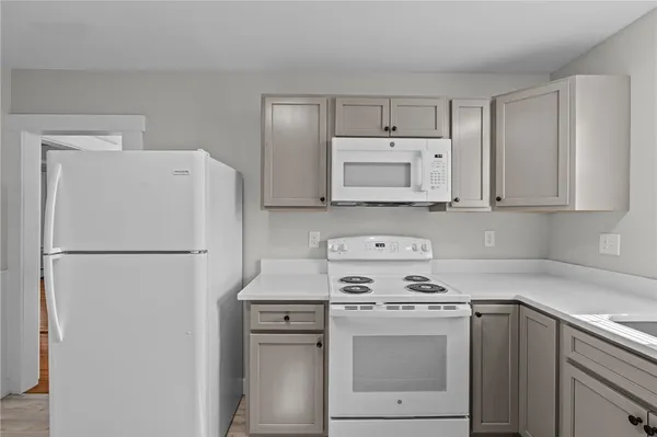 $1,800 | 28 Island Avenue, East Providence, RI 02916