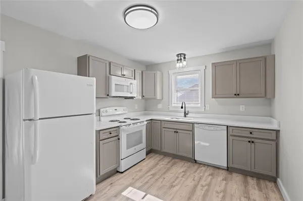 $1,800 | 28 Island Avenue, East Providence, RI 02916