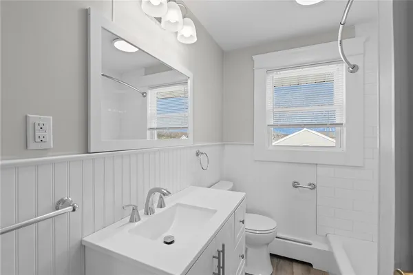 $1,800 | 28 Island Avenue, East Providence, RI 02916