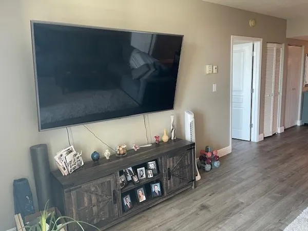 $330,000 | 300 South Duval Street, Unit 1408, Tallahassee, FL 32301