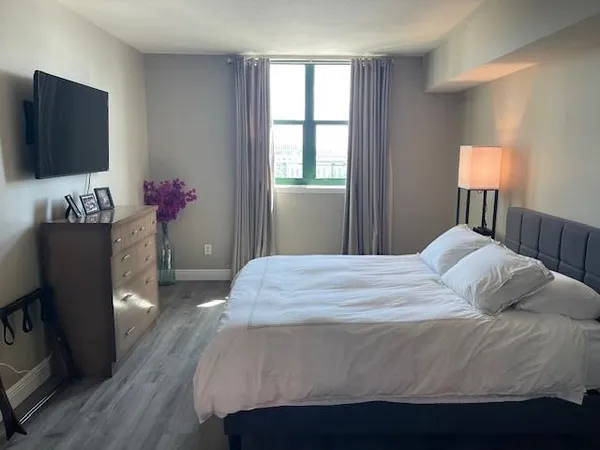 $330,000 | 300 South Duval Street, Unit 1408, Tallahassee, FL 32301