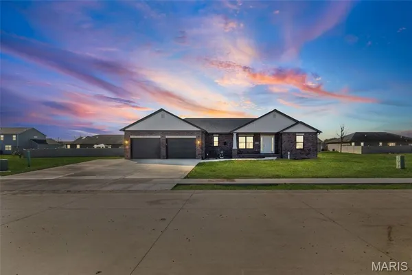 $447,900 | 1009 Pennsylvania Avenue, New Baden, IL 62265