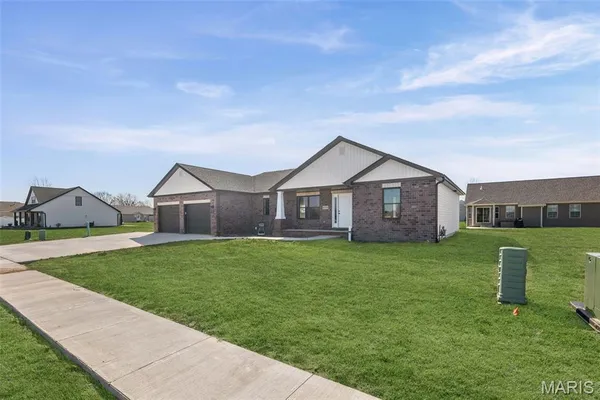 $447,900 | 1009 Pennsylvania Avenue, New Baden, IL 62265