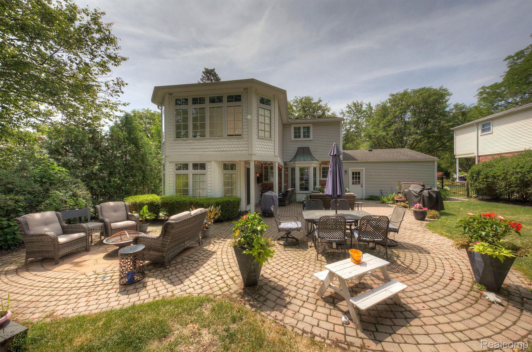 435 Welch Road Northville, MI 48167 - Photo 4 of 49 Gallery Image 4