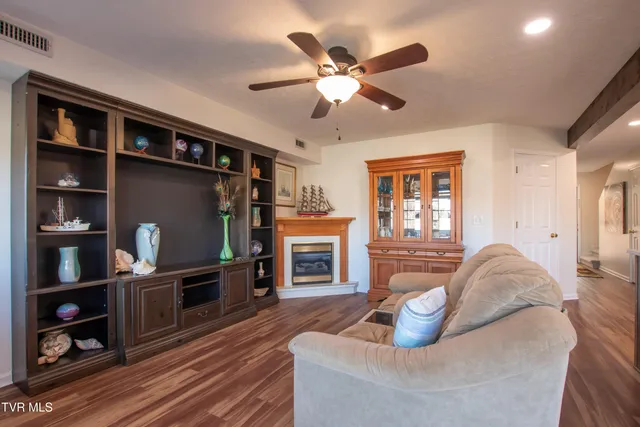 $299,900 | 420 Alexander Avenue, Unit 420, Church Hill, TN 37642