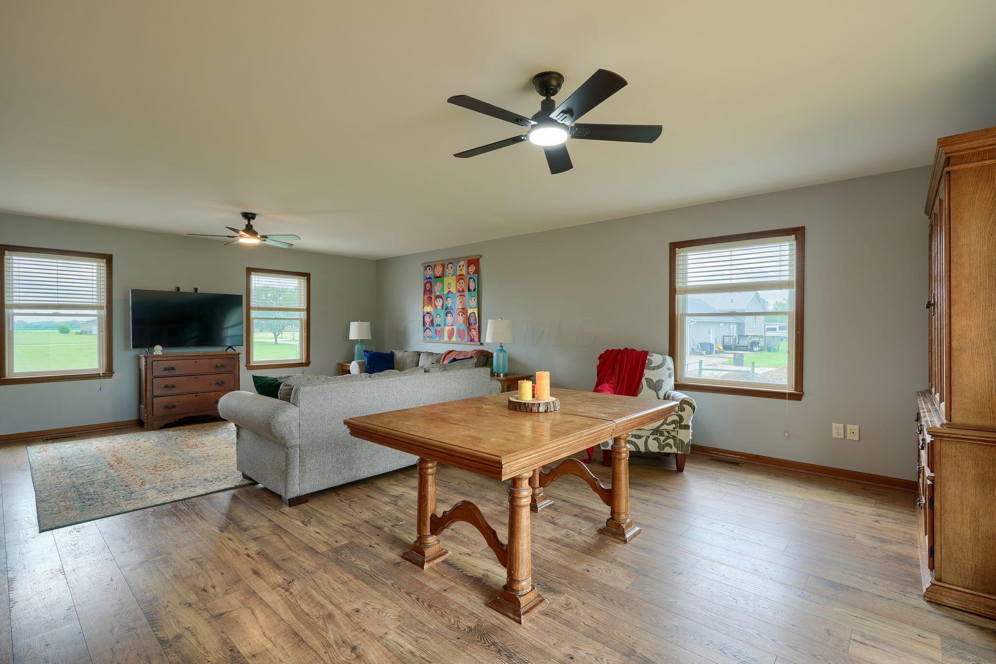 19497 Jones Road Mount Sterling, OH 43143 - Photo 11 of 56 Living Room