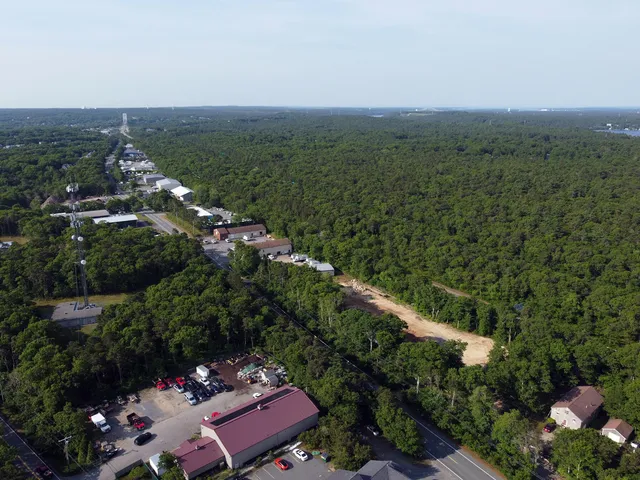 an aerial view of house with yard swimming pool and outdoor space