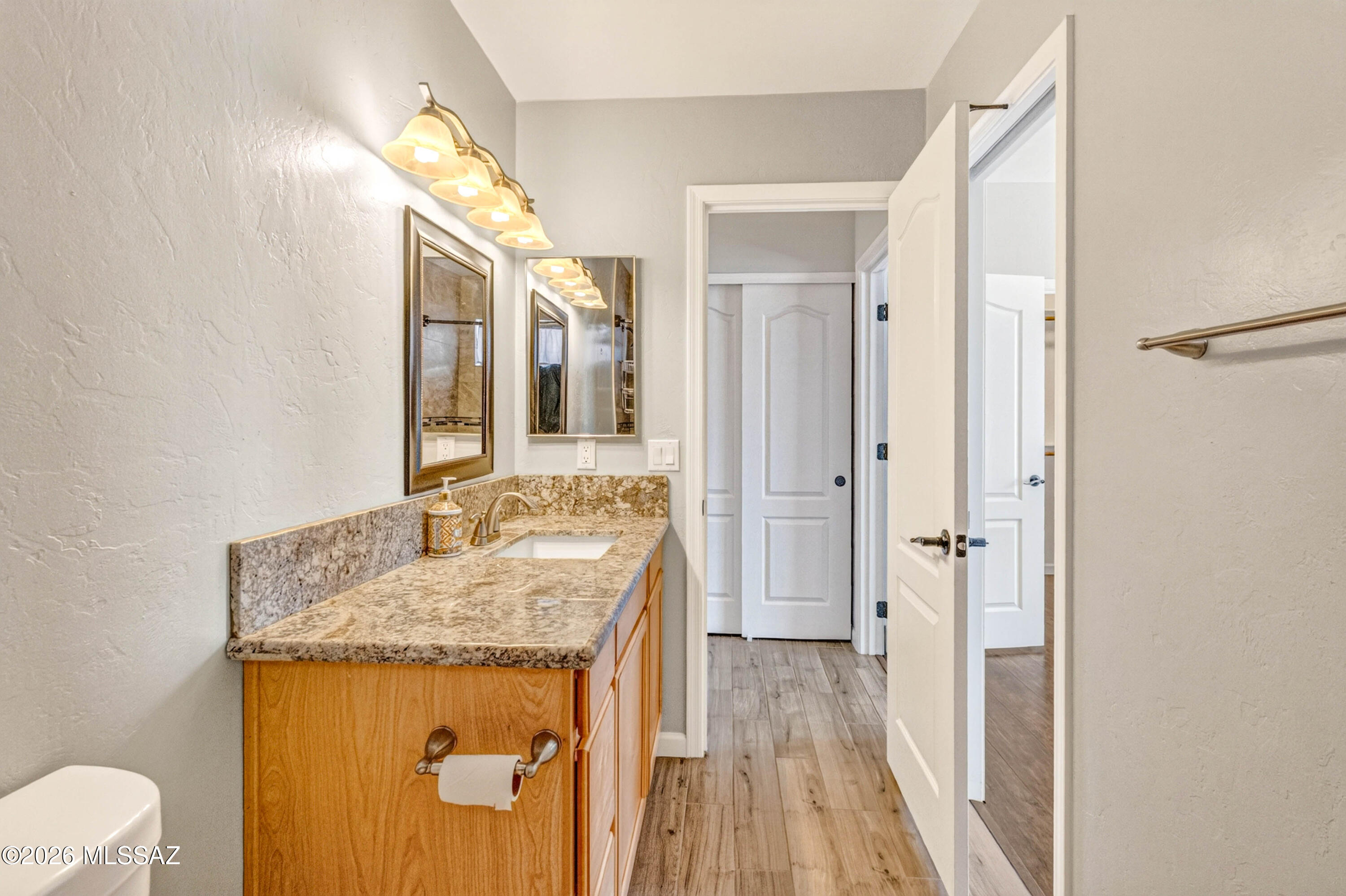 446 West Silvertip Road Tucson, AZ 85737 - Photo 39 of 51 Bathroom 2
