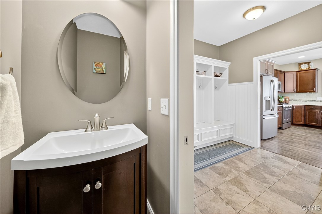 560 Shackelton Point Road Sullivan, NY 13030 - Photo 21 of 50 Half bath on the first floor