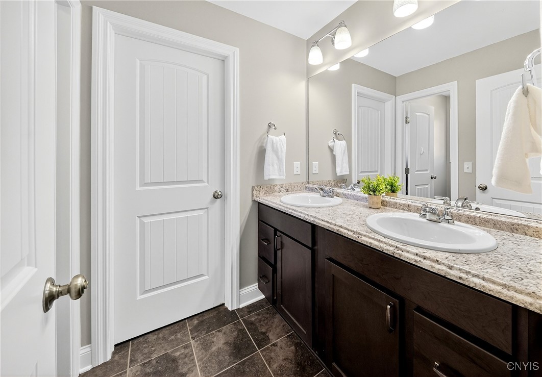 560 Shackelton Point Road Sullivan, NY 13030 - Photo 36 of 50 Jack and jill full bath